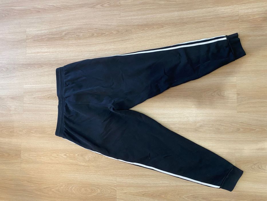 Продавам анцуг на Adidas