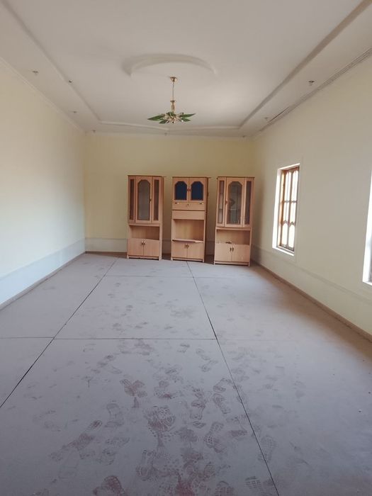 15 sotixli 8 ta xonaga ega uchastka tez va arzon narxda sotiladi