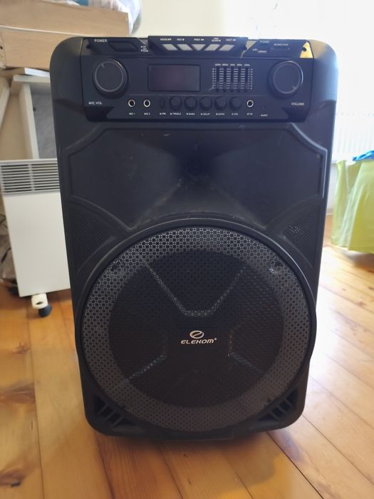 Продавам караоке колона