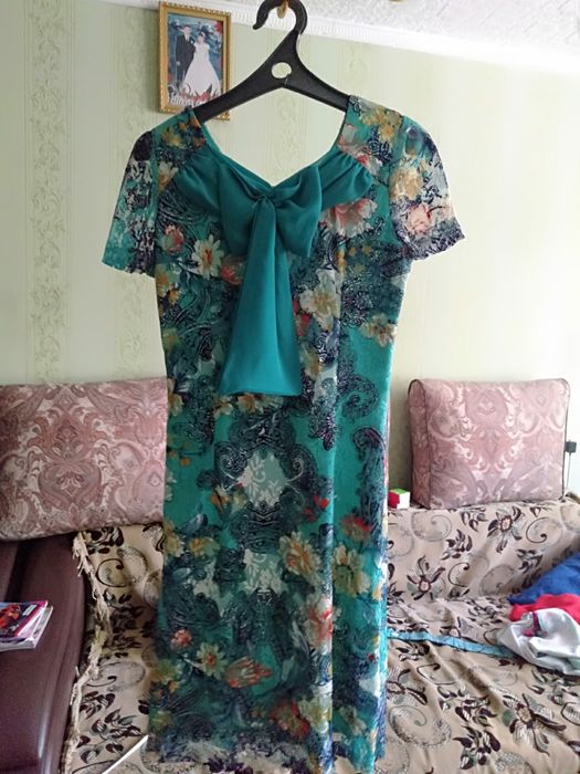 Продам Платье по 1000т