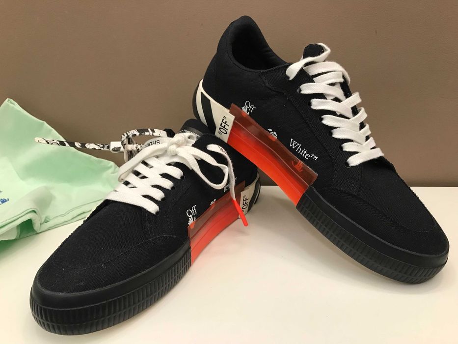 Off-White sneakers 40, originali, full box, retail 525 euro