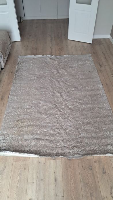 Два б/у ковра в хорошем состоянии