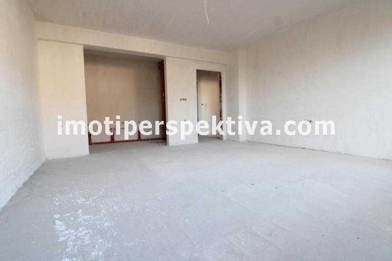 Продава се Тристаен апартамент в Пловдив, Кючук Париж - 124 кв.м за 984 €/кв.м - Снимка #1