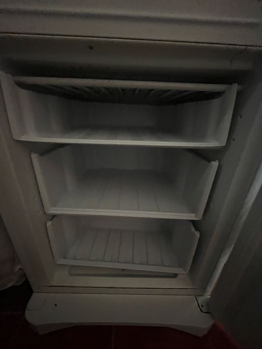 Срочно продам холодильник indesit
