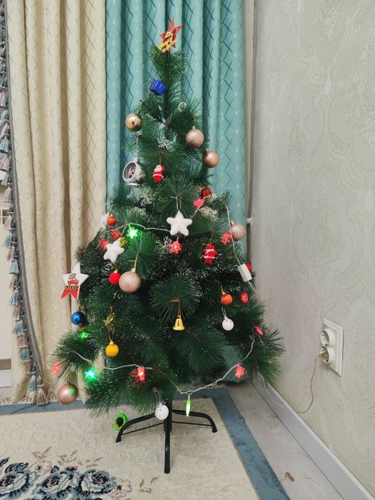 П р о д а м елку