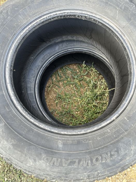 Шины 2 штуки 265/65/17