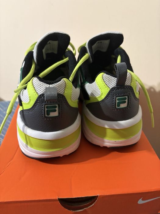 Маратонки FILA  38 номер