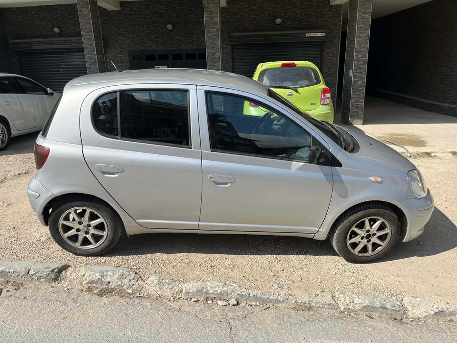 Продавам Toyota  Yaris