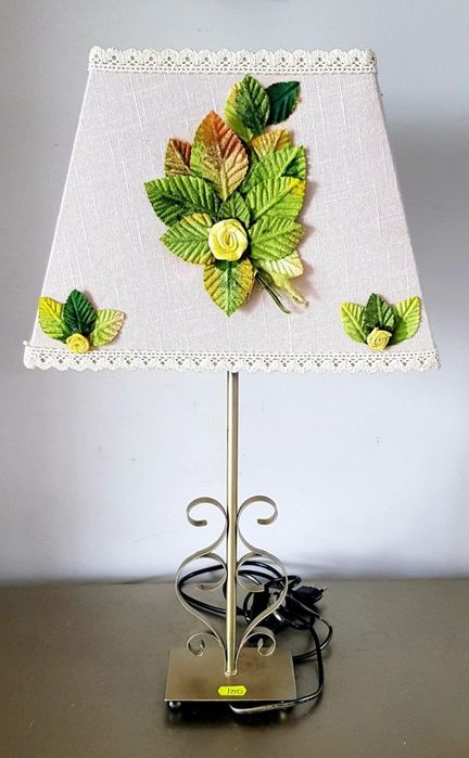 Candelabru/veioze vechi din bronz ceramică și lemn