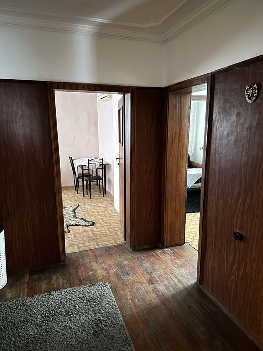 Дава се под наем Четиристаен апартамент в Асеновград - 110 кв.м за 219.3 € - Снимка #1