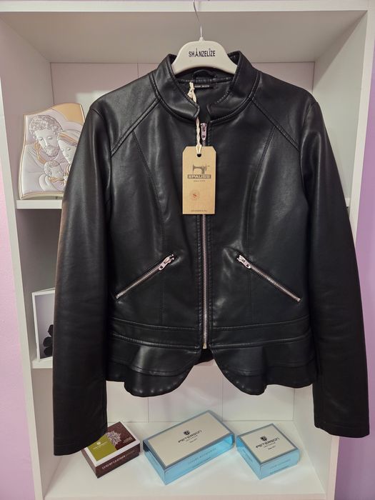 Разкошно дамско яке Pause