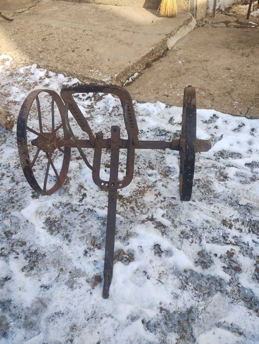 Стара кована количка