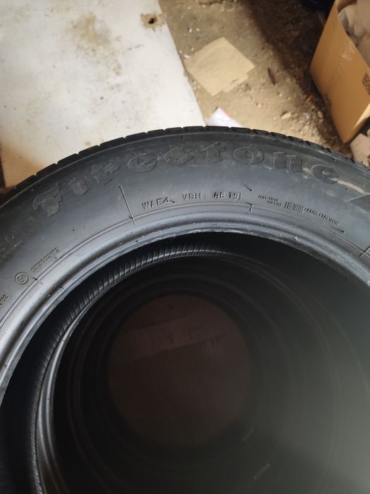 Vând cauciucuri 225/60 R18 100H vara