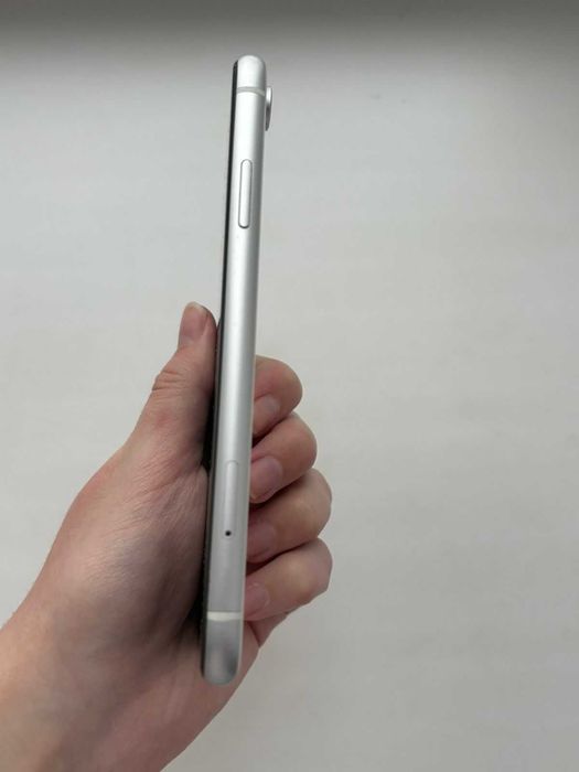 IPhone XR 64гб белый