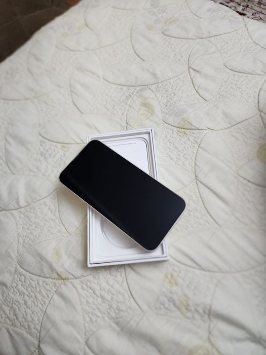 Продам айфон 13 идеаллл