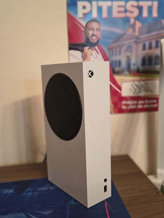 Xbox Series S 512GB + 2 controllere – stare impecabilă
