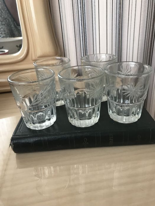 Стопки советские и стакан Бакарди