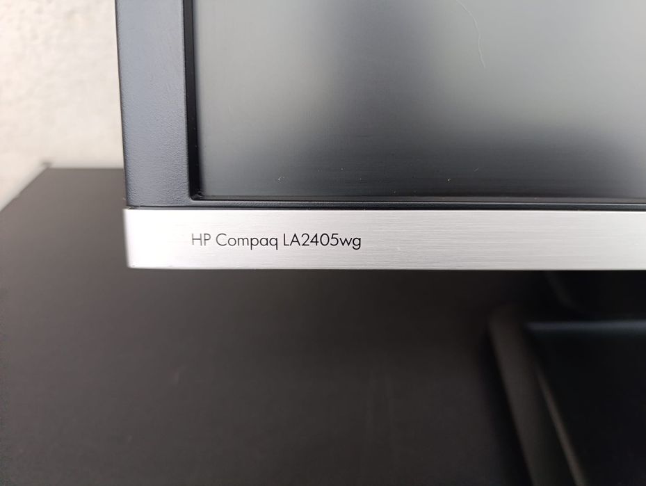 Monitor LCD 24" HP Compaq LA2405WG Grad A 1920x1200 5ms DVI VGA