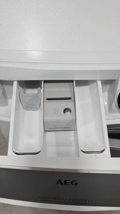 ТОП Пералня Series 8000 AEG L8FE74485 А+++ 1400обр 8кг