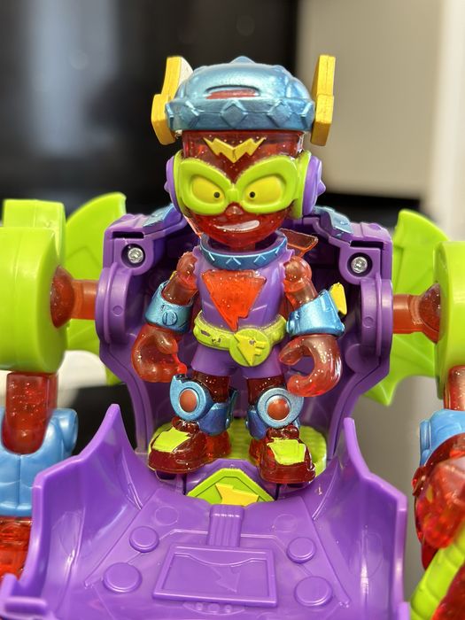 Superbot Fury Storm + Kazoom Kid & vehiculul Speed Fury