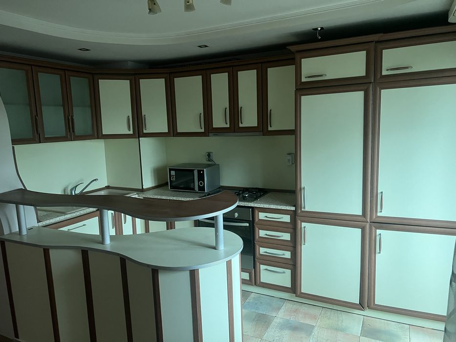 Продавам обзаведен апартамент ул. Методи Кусевич