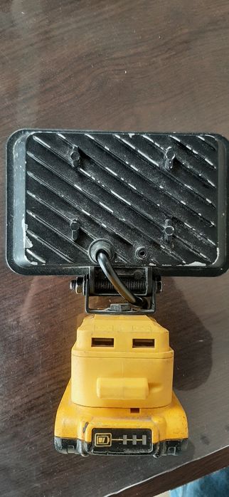 Lampa cu baterie dewalt