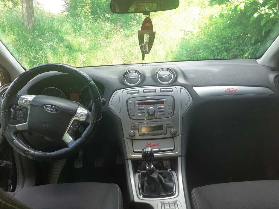 Vând Ford Mondeo