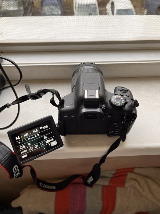 Фотоапарат Canon eos 750d