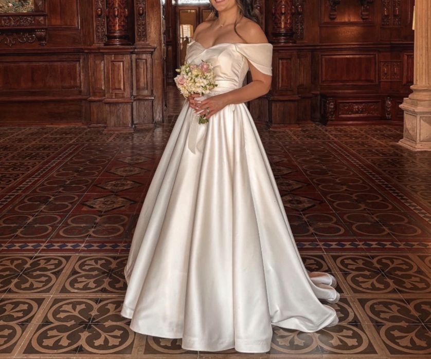 Rochie de mireasa din satin