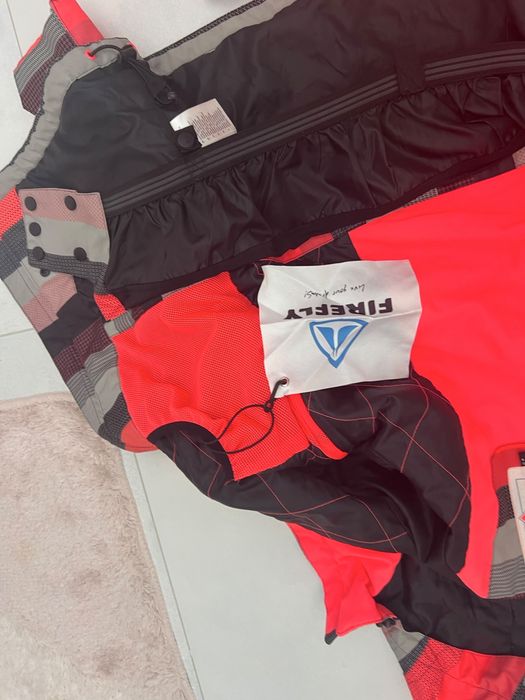 Vand costum sky plus manusi pentru femei