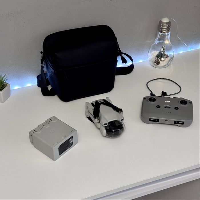 Drona DJI Mini 3 Fly More Combo | 3 baterii + Telecomanda + Geanta |