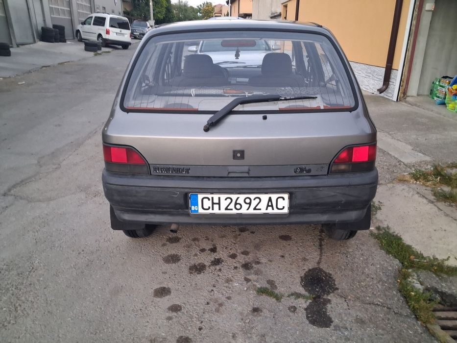 Продавам Рено Клио