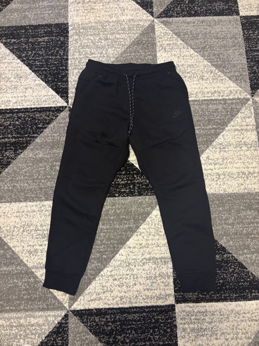 Pantaloni Nike negri originali mărimea M – Noi cu etichetă