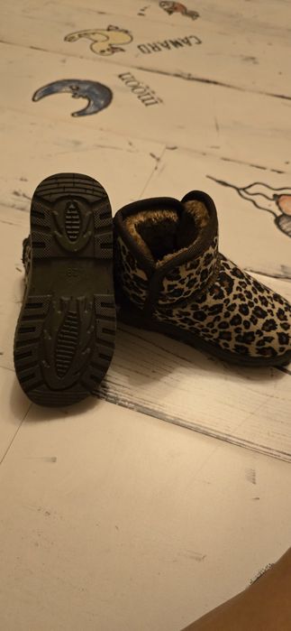 Ghete copii îmblănite gen UGG, mărime 29