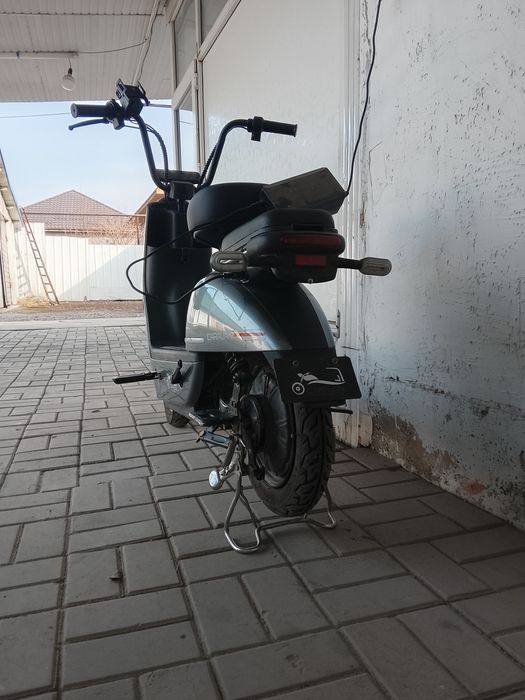 мощный электроскутер caravan