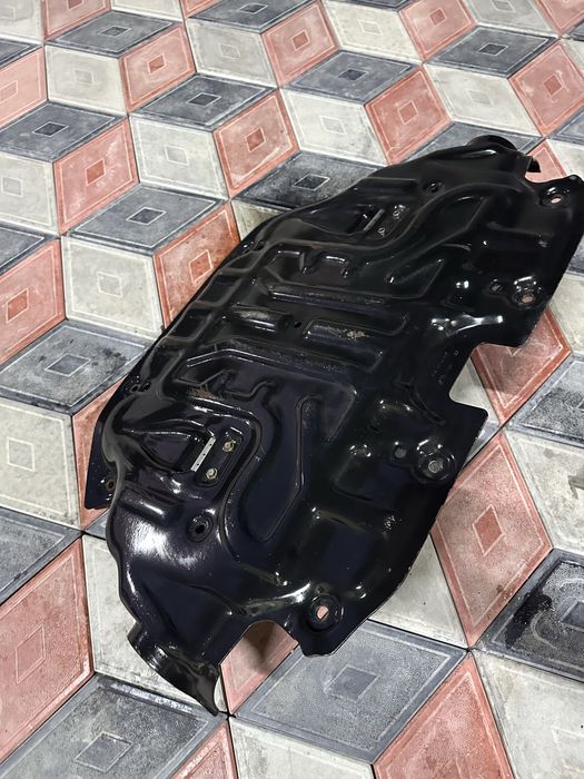 Поддон машины мерс 221