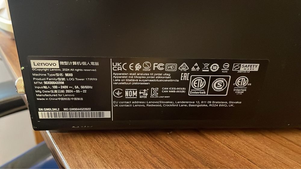 Vând Lenovo LOQ Tower 17IRR9 Gaming PC