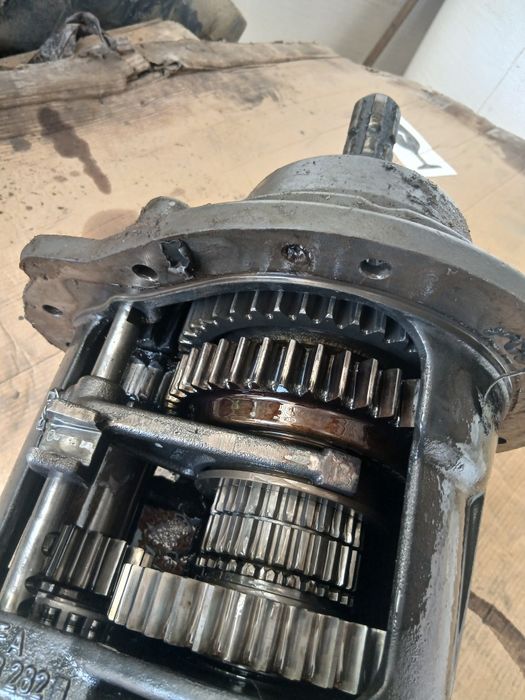 Reparati tractoare
