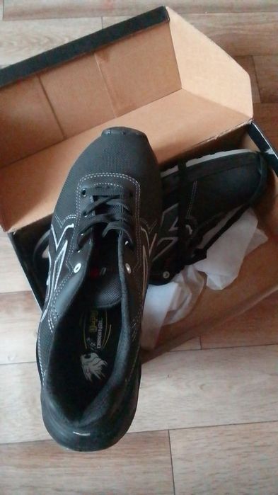 Продам рабочую обувь