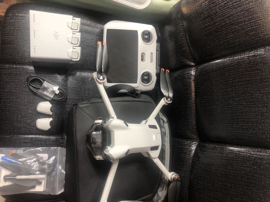 Продаю дрон DJI Mini 4 Pro Fly More Combo Plus.