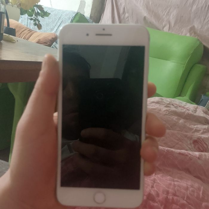 iPhone 7 plus seriy Sveta