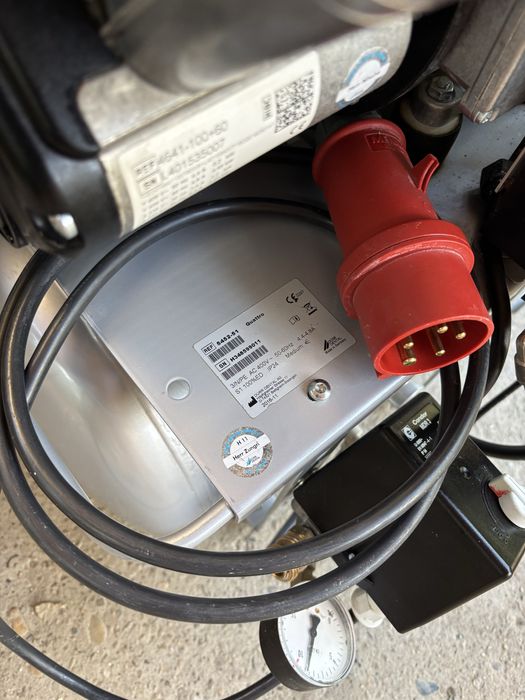 Compresor durr dental silentios cu uscator aer stomatologie tehnica