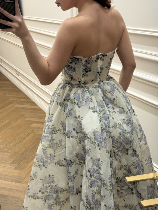 Пышное платье с цветочками