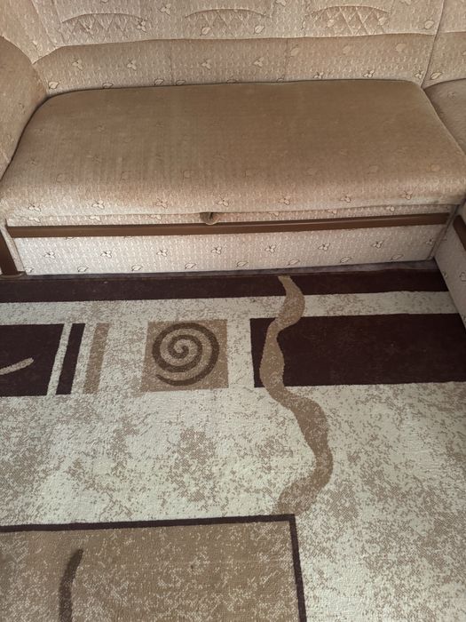 Продам угловой диван с креслом