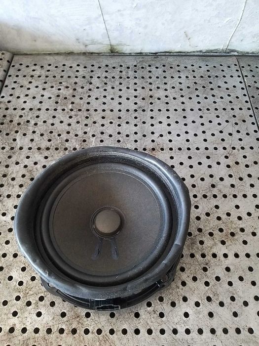 Boxa audio stanga spate skoda octavia 3 5e 5e005411c