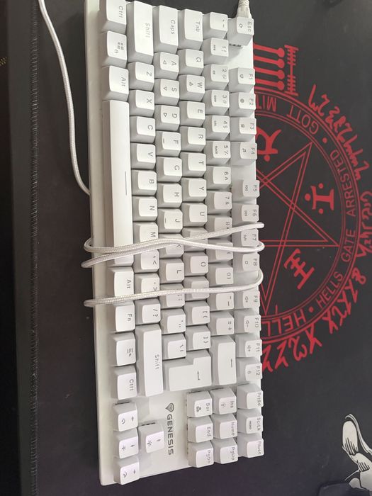 Механична клавиатура Genesis Thor 303 TKL, hot-swappable, RGB
