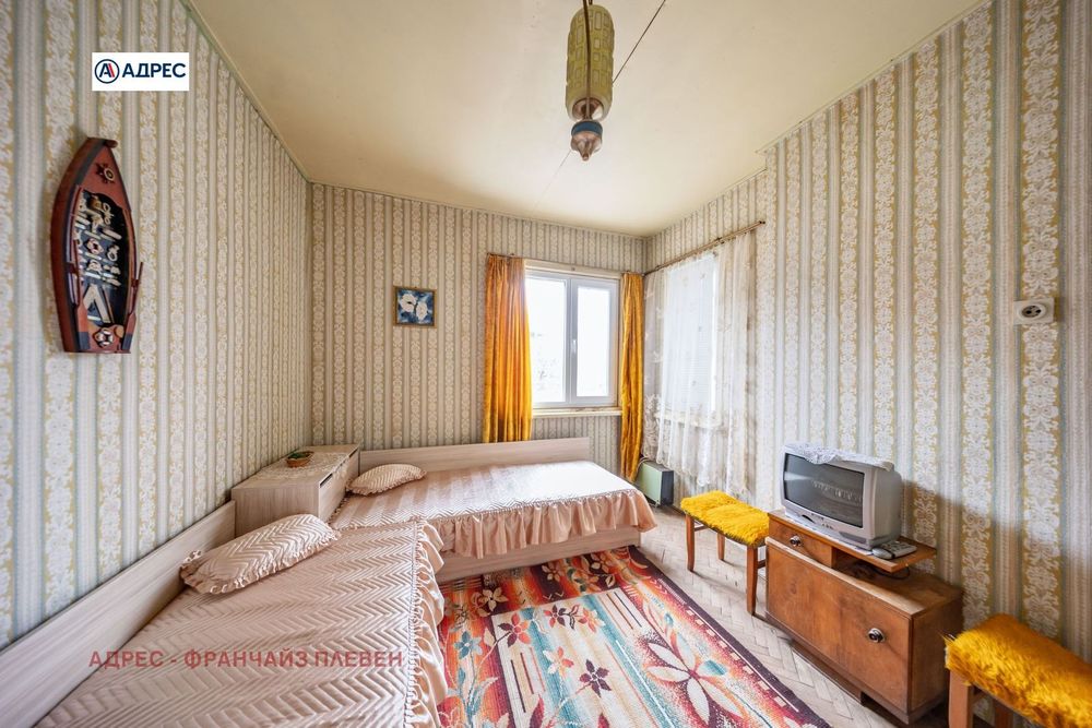 Къща в Ловеч, област-с.Бежаново площ 104 цена 28000