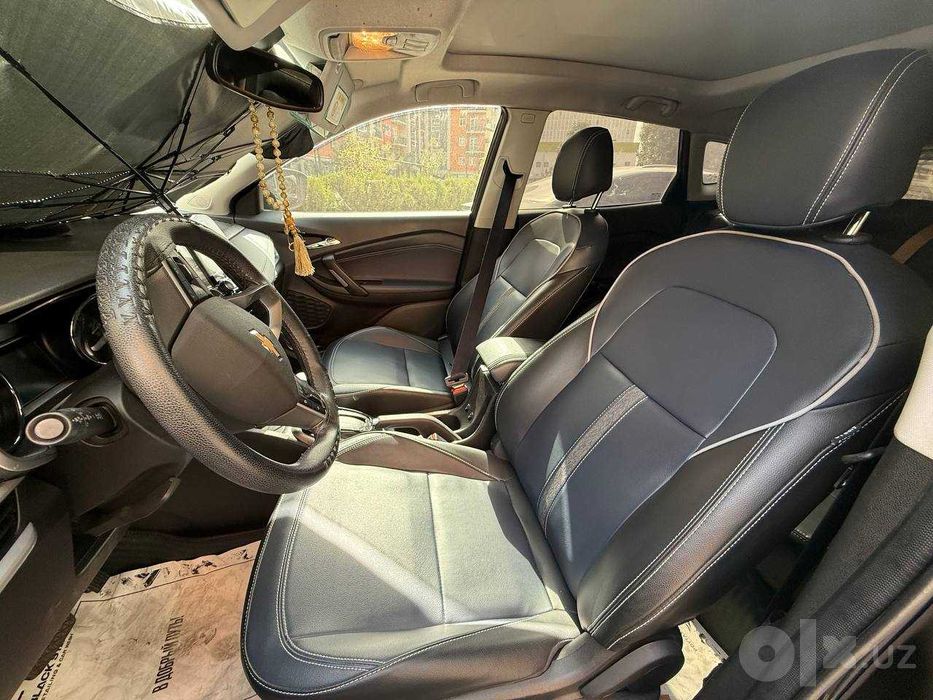 Chevrolet Tracker Premier sotiladi