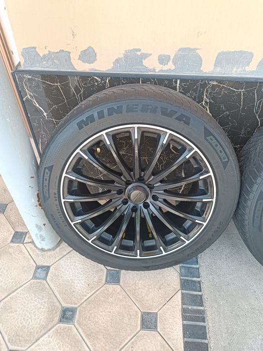 Vossen Diska Balon 215 50 R17 Holati Yaxshi