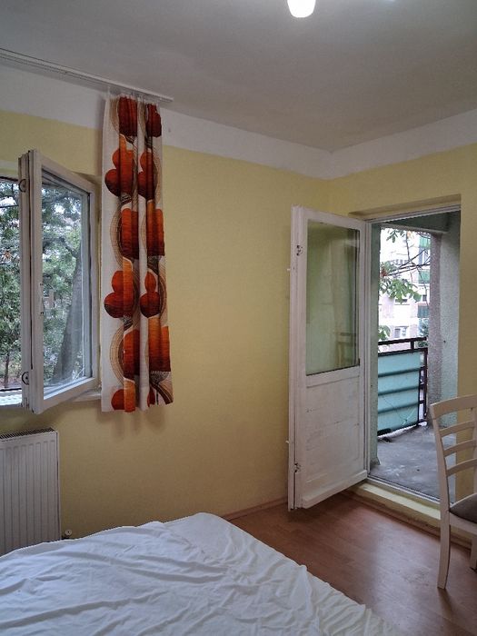Închiriez garsonieră zonă Decebal — fotografia 3